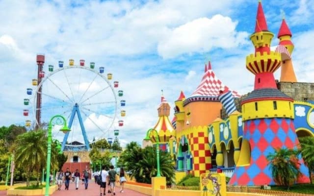 HOPI HARI Amusement Park Day Trip