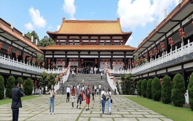 Buddhist Temple & Embu das Artes Tour