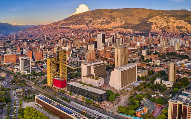 Medellín City Tour with Metrocable & Commune 13