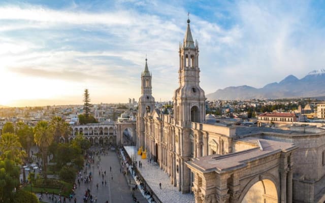 Essential Arequipa and Colca Canyon Tour Package