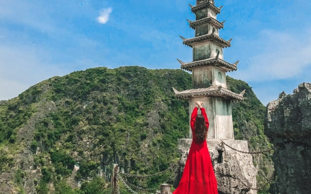 Hoa Lu Tam Coc & Mua Cave 2-Day Tour