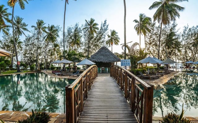 7-Day Zanzibar Beach & Wildlife Safari