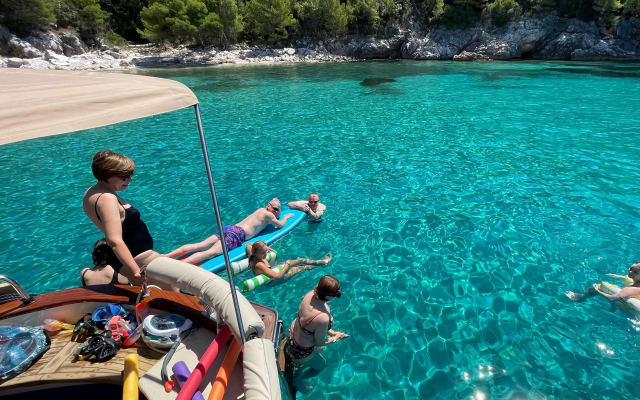 Luxury Elaphite Islands Half-Day Cruise with Lunch