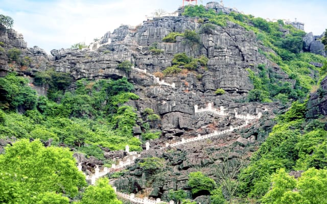 Luxury Trang An, Bai Dinh & Mua Cave Tour