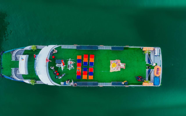 Halong Bay Luxury Cruise Experience