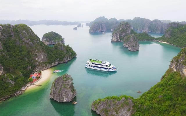 Halong Bay 8-Hour VIP Cruise