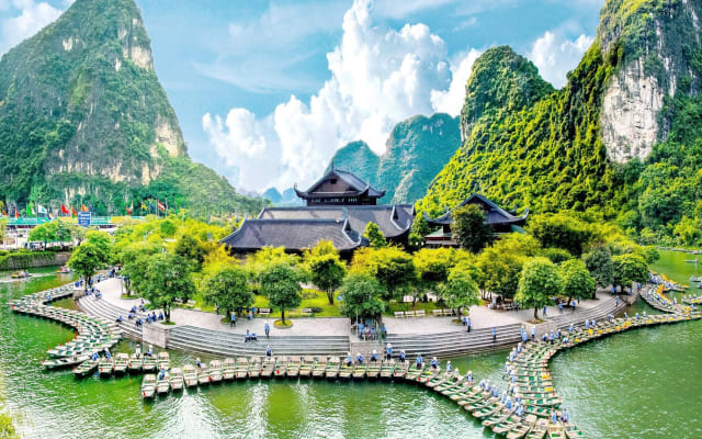 Trang An Hoa Lu Mua Cave Tour