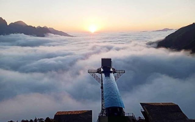 Cloud Dragon Skywalk & Silver Waterfall Tour