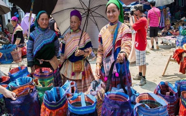 Sapa 2-Day Bac Ha Market Tour
