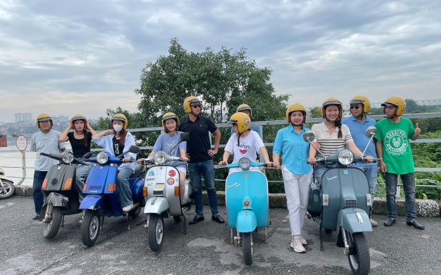 Hanoi Vespa Night Food Tour