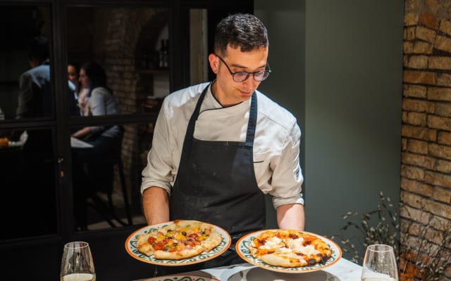 Authentic Roman Cooking Class with Wine