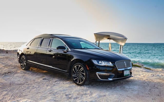 Luxury Lincoln Stretch Limousine with Wi-Fi in Cancun