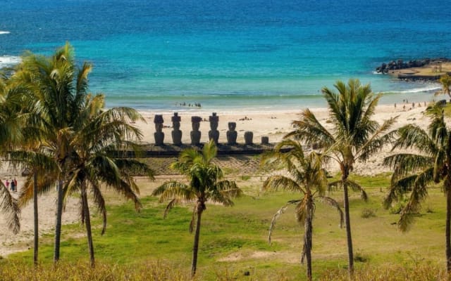 Easter Island Moai Statues Exploration