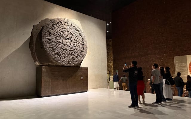 VIP Guided Tour: Anthropology Museum & Chapultepec Castle