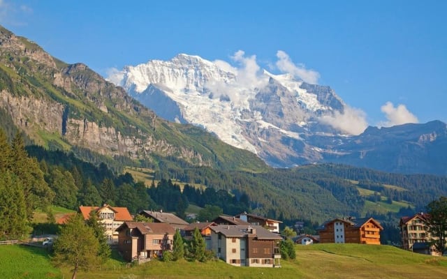 Eiger and Jungfrau Panorama Day Trip from Lucerne