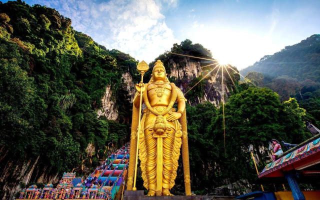Private Half-Day Batu Caves and Cultural Tour in Kuala Lumpur