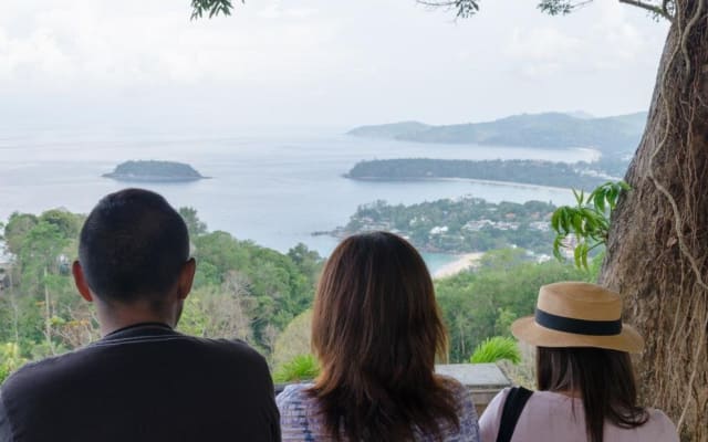 Phuket Highlights Tour: Old Town, Wat Chalong, Viewpoint & Elephant