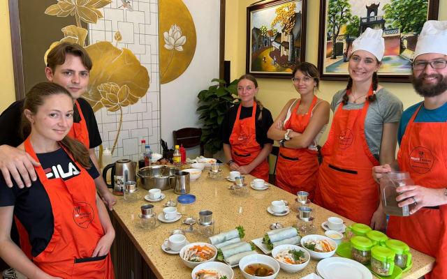 Hanoi Market Tour & Cooking Class