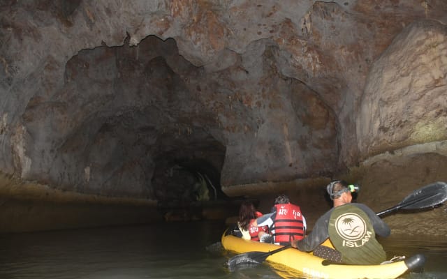 Private Hong by Starlight Kayak Tour