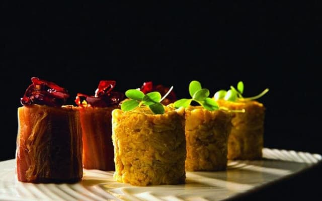 Da Dong Roast Duck Dinner & VIP Show