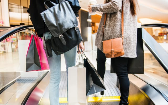 London Independent Shopping Tour with Private Driver