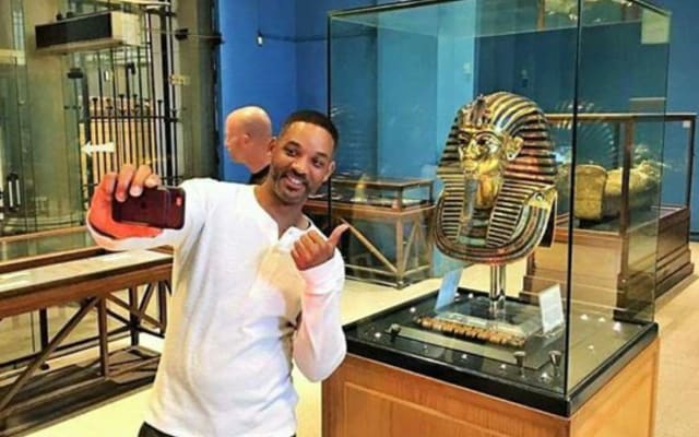 Cairo Stopover Tour: Pyramids, Sphinx, Museum & Old Cairo