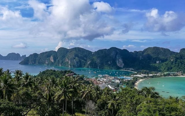 Phi Phi & Bamboo Islands Luxury Catamaran Tour