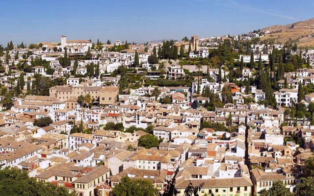 Granada's Majestic Monuments Tour