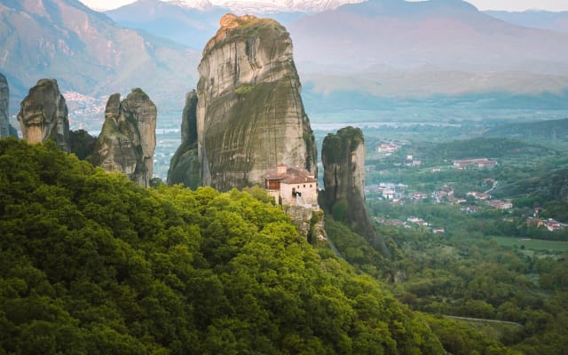 Meteora Full-Day Private Tour from Athens