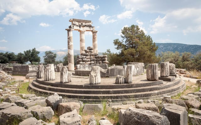 Delphi Guided Small Group Day Tour from Athens