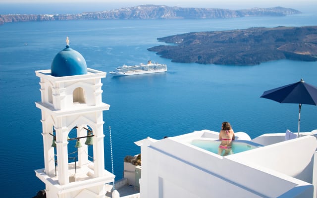 Santorini Highlights 3-Day Small Group Tour from Athens