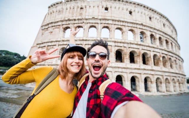 Rome's Top Sights & Colosseum Private Tour