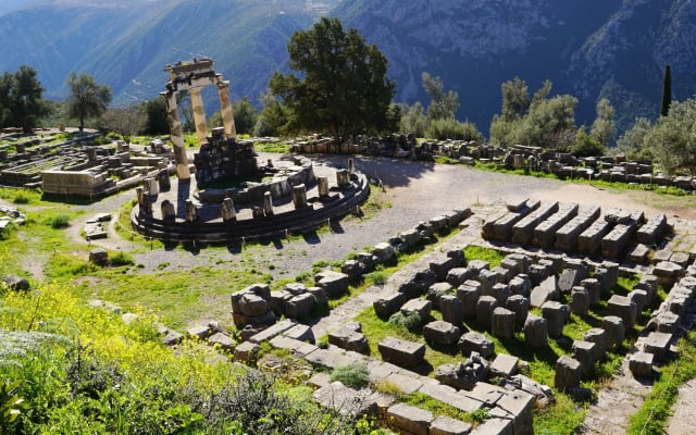 4-Day Private Tour: Delphi, Meteora, Vergina & Dion
