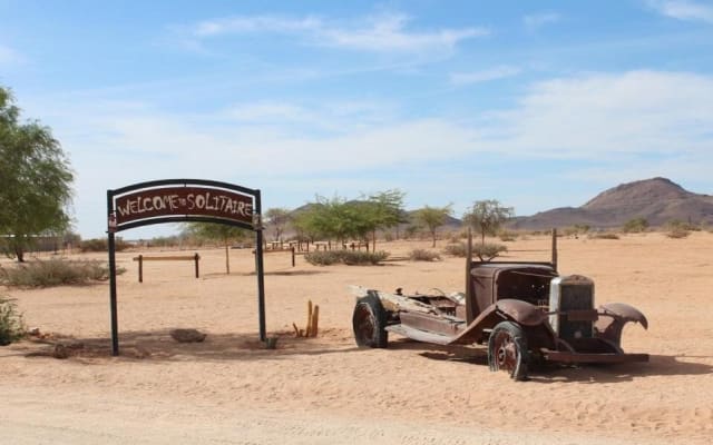 6-Day Dunes and Wildlife Lodge Safari in Namibia