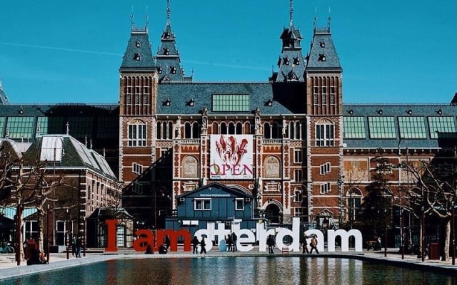 Rijksmuseum & Amsterdam City Center Semi-Private Tour