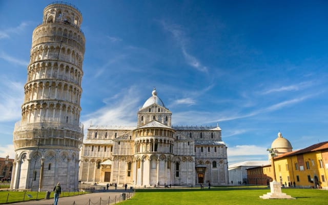 Pisa and Lucca Day Trip with Leaning Tower Entry