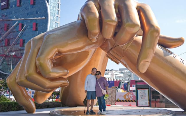 Seoul City Tour: Luxury to Grassroots