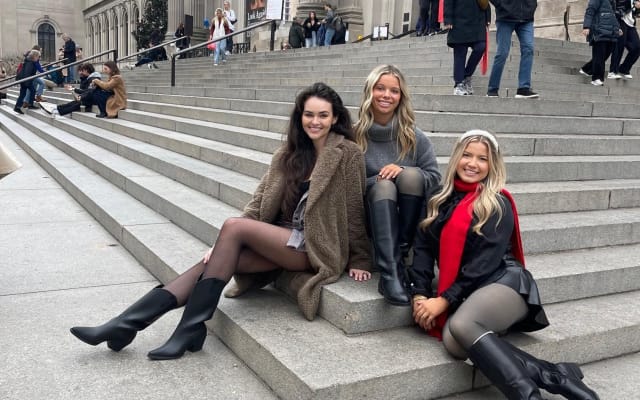 Gossip Girl TV Show Sites Bus Tour