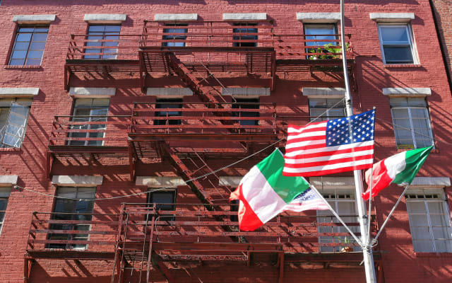 SoHo, Chinatown & Little Italy Semi-Private Tour