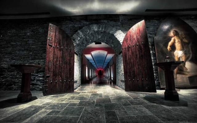 New York Catacombs by Candlelight Tour