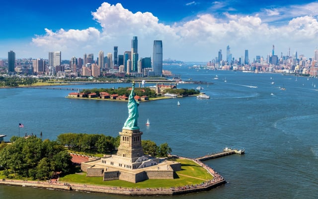 Statue of Liberty & NYC Bus Tour