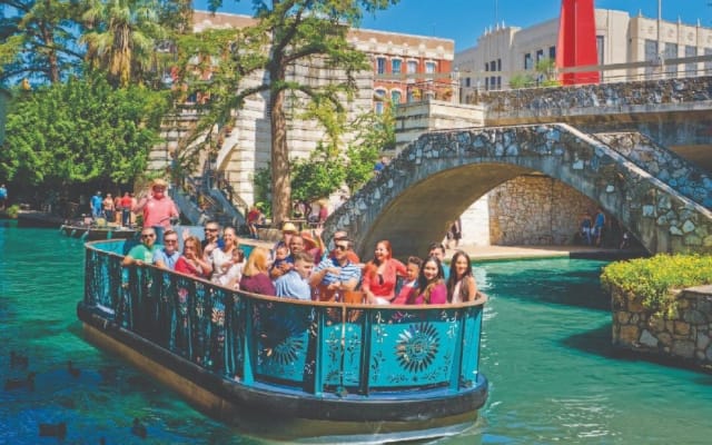 San Antonio Premium City Tour with Alamo & River Walk Cruise