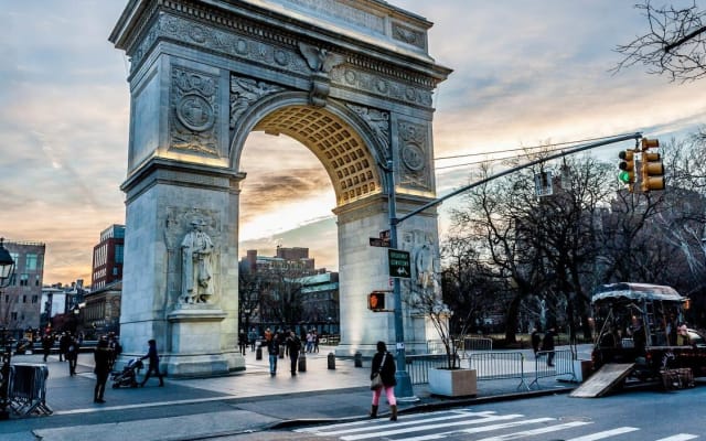 Luxury Private VIP Tour by SUV: Best of NYC. Select 3 or 5 hours