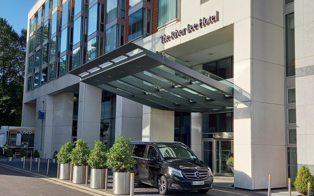 Cork to Shannon Airport Premium Car Services