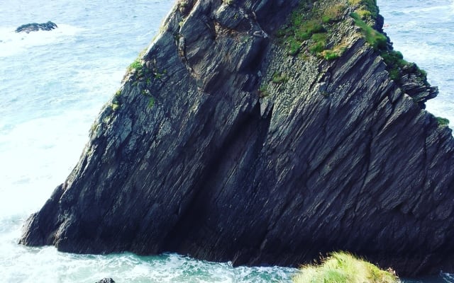 Cliffs of Moher & Bunratty Castle Day Tour