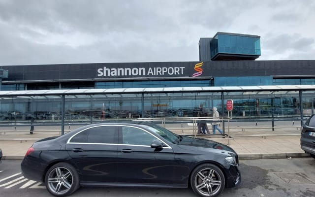 Shannon Airport to Ballyfin Demesne Private Airport Car Service