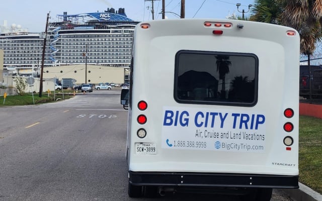 One Way or Round Trip Shuttle Transfer from Houston & Galveston