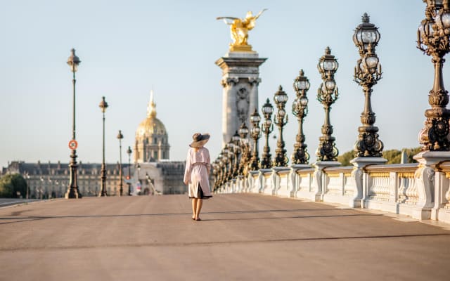 Arc de Triomphe and Champs Élysées Walking Tour