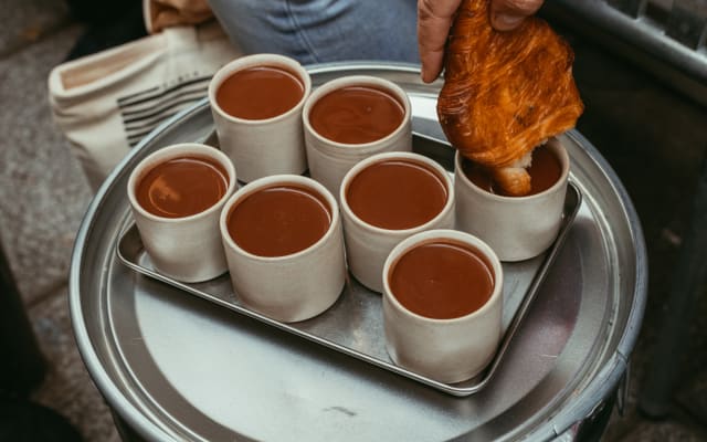 A Morning in Paris Food Tour: Croissants, Baguettes & Chocolate