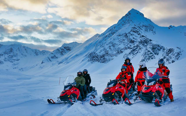 Tromsø: Snowmobiling Tour in the Lyngen Alps